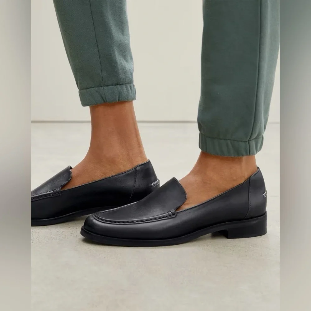 NIB Everlane The Modern Loafer in Black, Genuine Leather, Tapered Toe, Size 5 - Picture 2 of 16